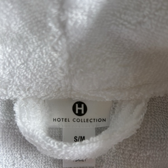 NWT Hotel Collection Robe - Picture 5 of 6